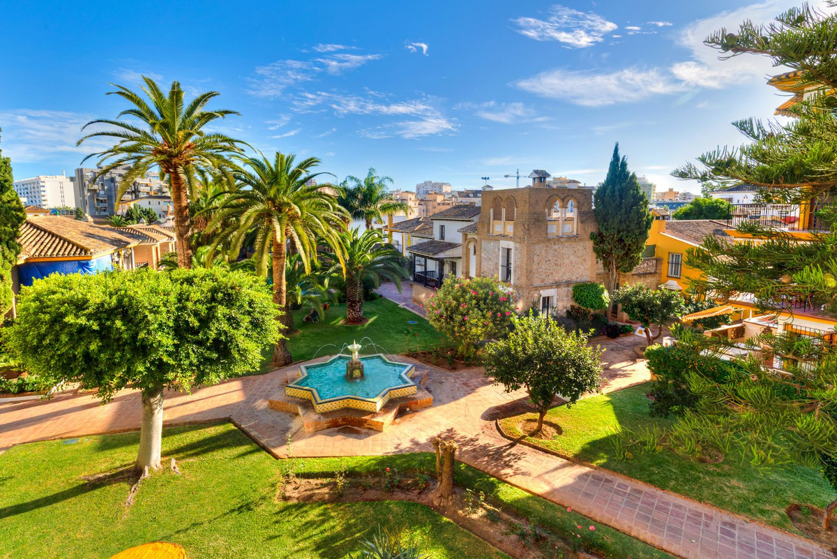 Te koop Middle Floor Apartment Costa Del Sol Fuengirola € 515.000,-