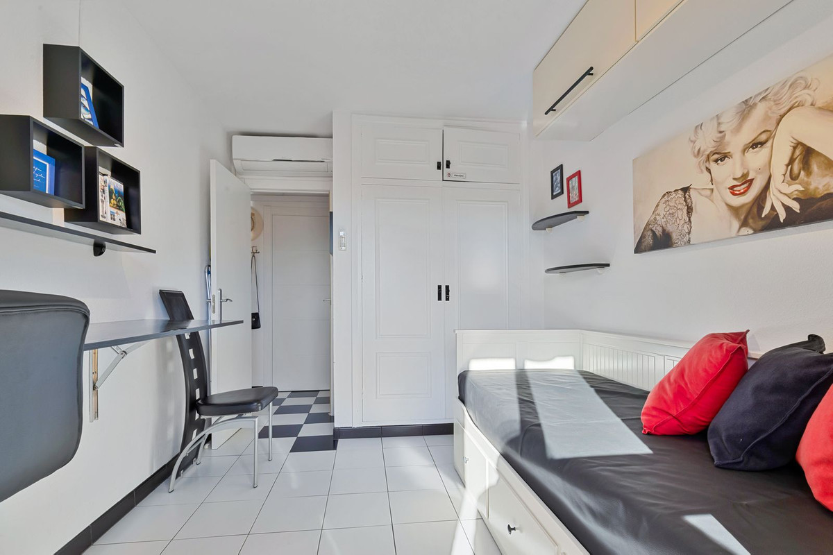 Te koop Middle Floor Apartment Costa Del Sol Fuengirola € 515.000,-