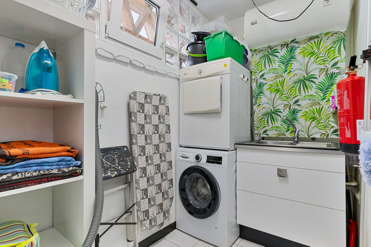 Te koop Middle Floor Apartment Costa Del Sol Fuengirola € 515.000,-