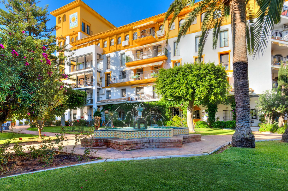 Te koop Middle Floor Apartment Costa Del Sol Fuengirola € 515.000,-