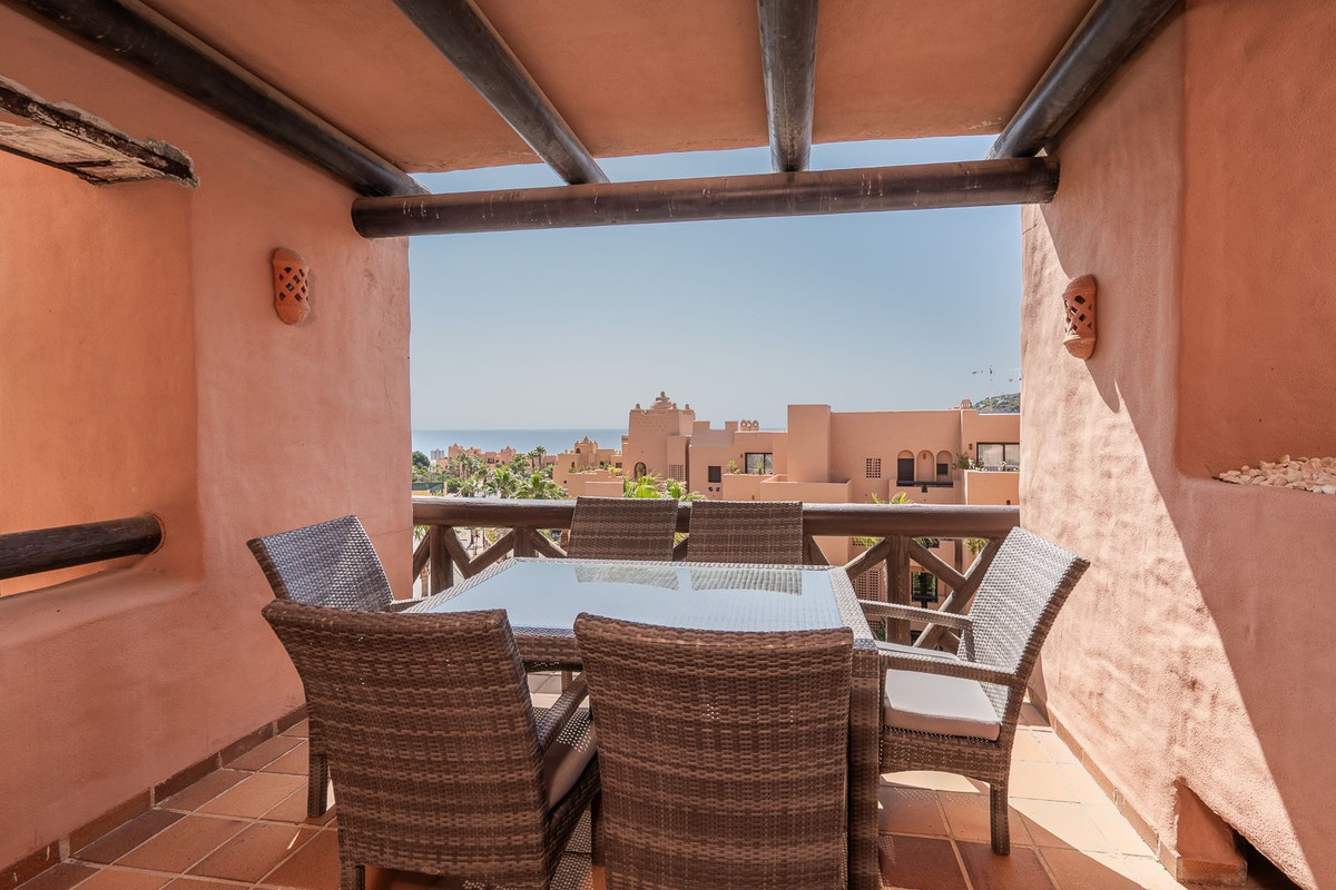 Te koop Middle Floor Apartment Costa Del Sol La Duquesa € 269.900,-