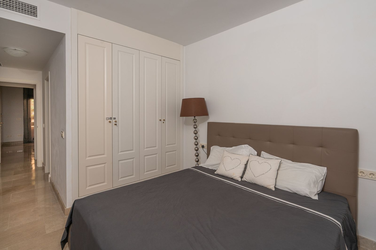 Te koop Middle Floor Apartment Costa Del Sol La Duquesa € 269.900,-