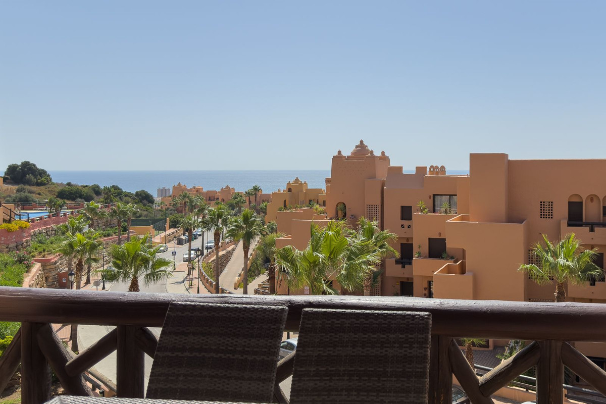 Te koop Middle Floor Apartment Costa Del Sol La Duquesa € 269.900,-