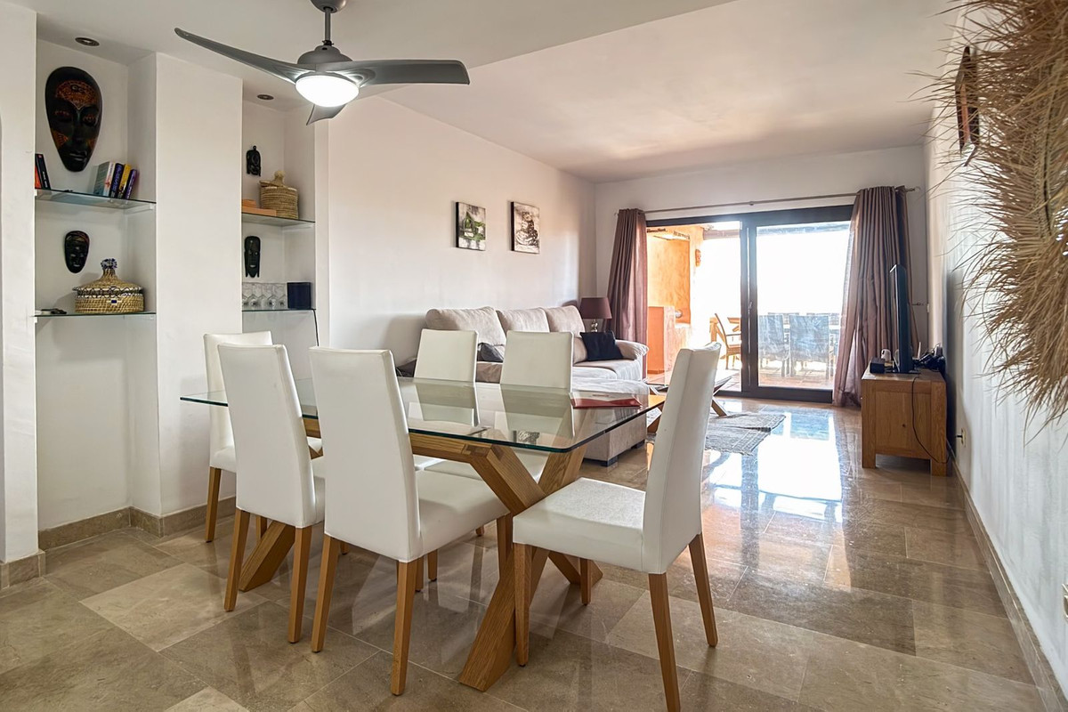Te koop Middle Floor Apartment Costa Del Sol La Duquesa € 269.900,-
