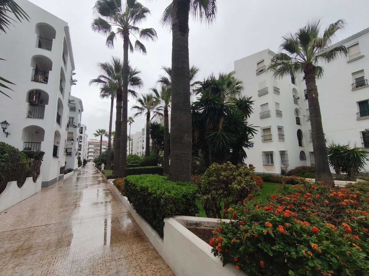 Te koop Middle Floor Apartment Costa Del Sol San Luis De Sabinillas € 190.000,-