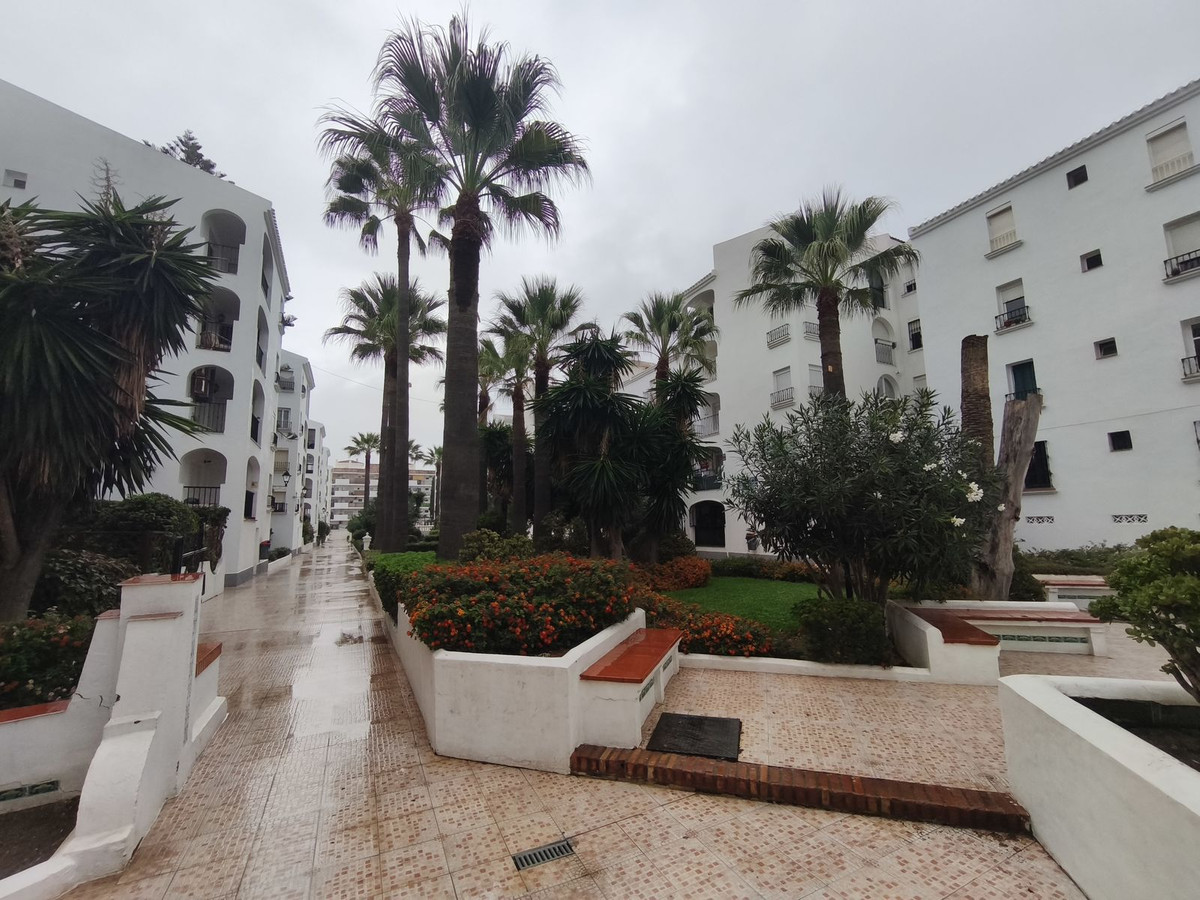 Te koop Middle Floor Apartment Costa Del Sol San Luis De Sabinillas € 190.000,-