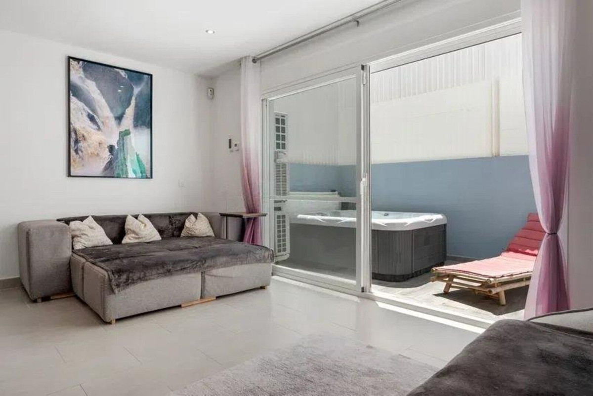 Te koop Half vrijstaand huis Costa Del Sol Estepona € 645.000,-