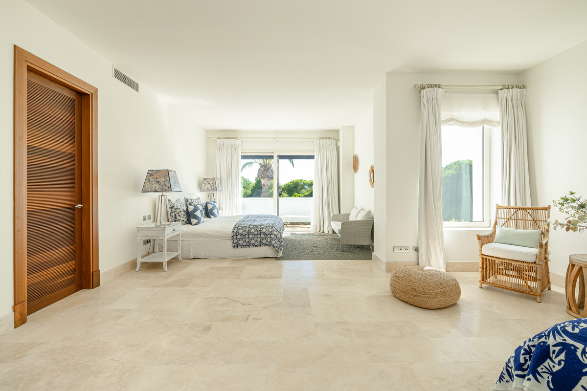 Te koop Vrijstaande Villa Costa Del Sol Casares € 4.550.000,-