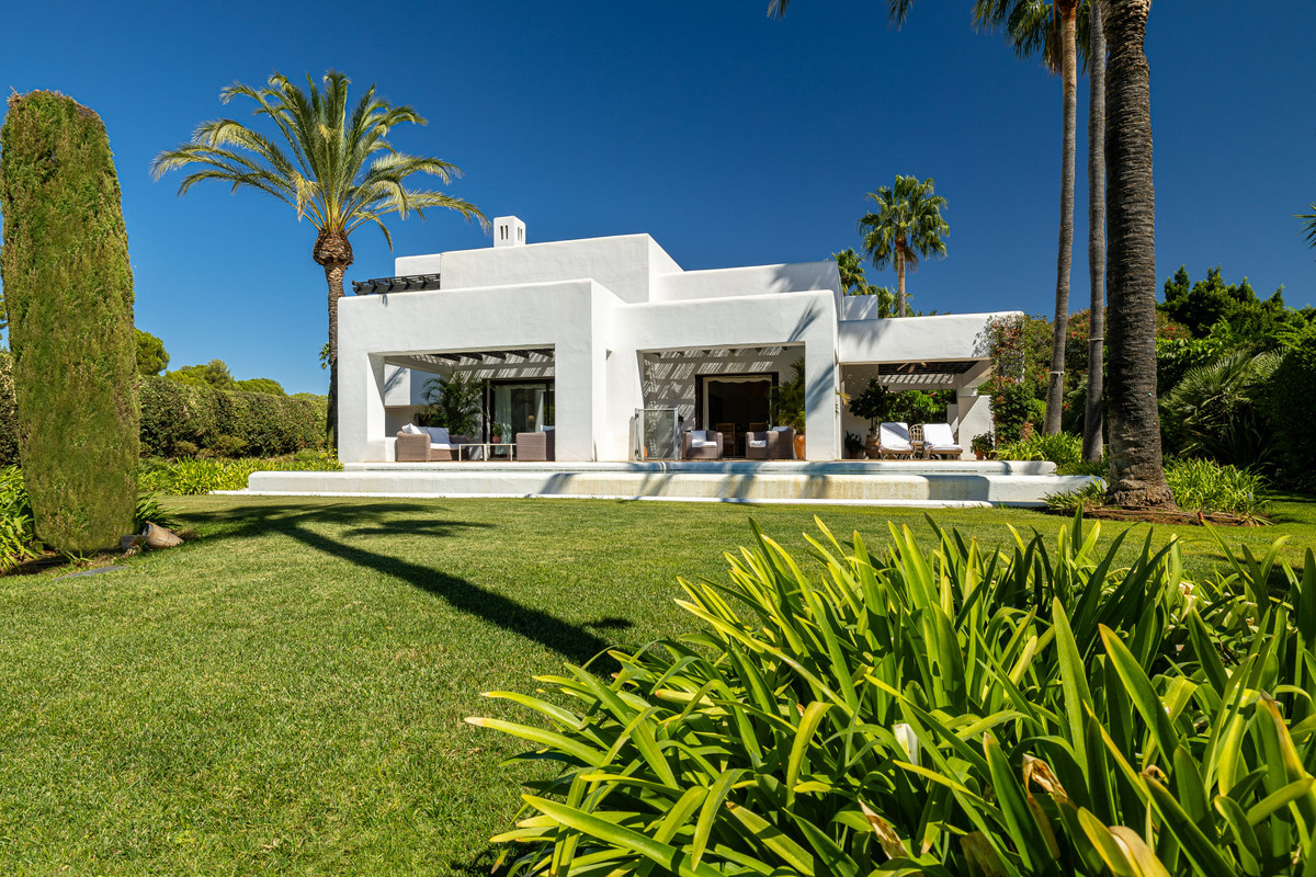 Te koop Vrijstaande Villa Costa Del Sol Casares € 4.550.000,-