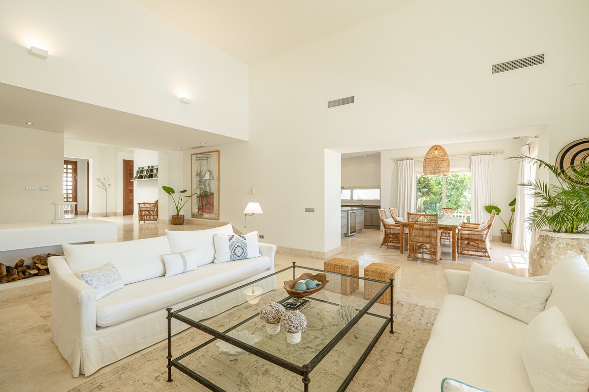 Te koop Vrijstaande Villa Costa Del Sol Casares € 4.550.000,-