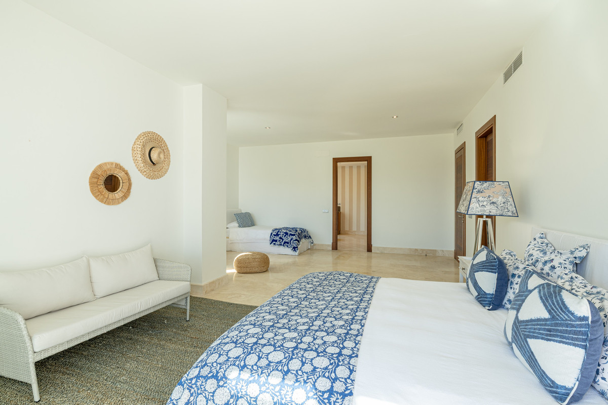 Te koop Vrijstaande Villa Costa Del Sol Casares € 4.550.000,-