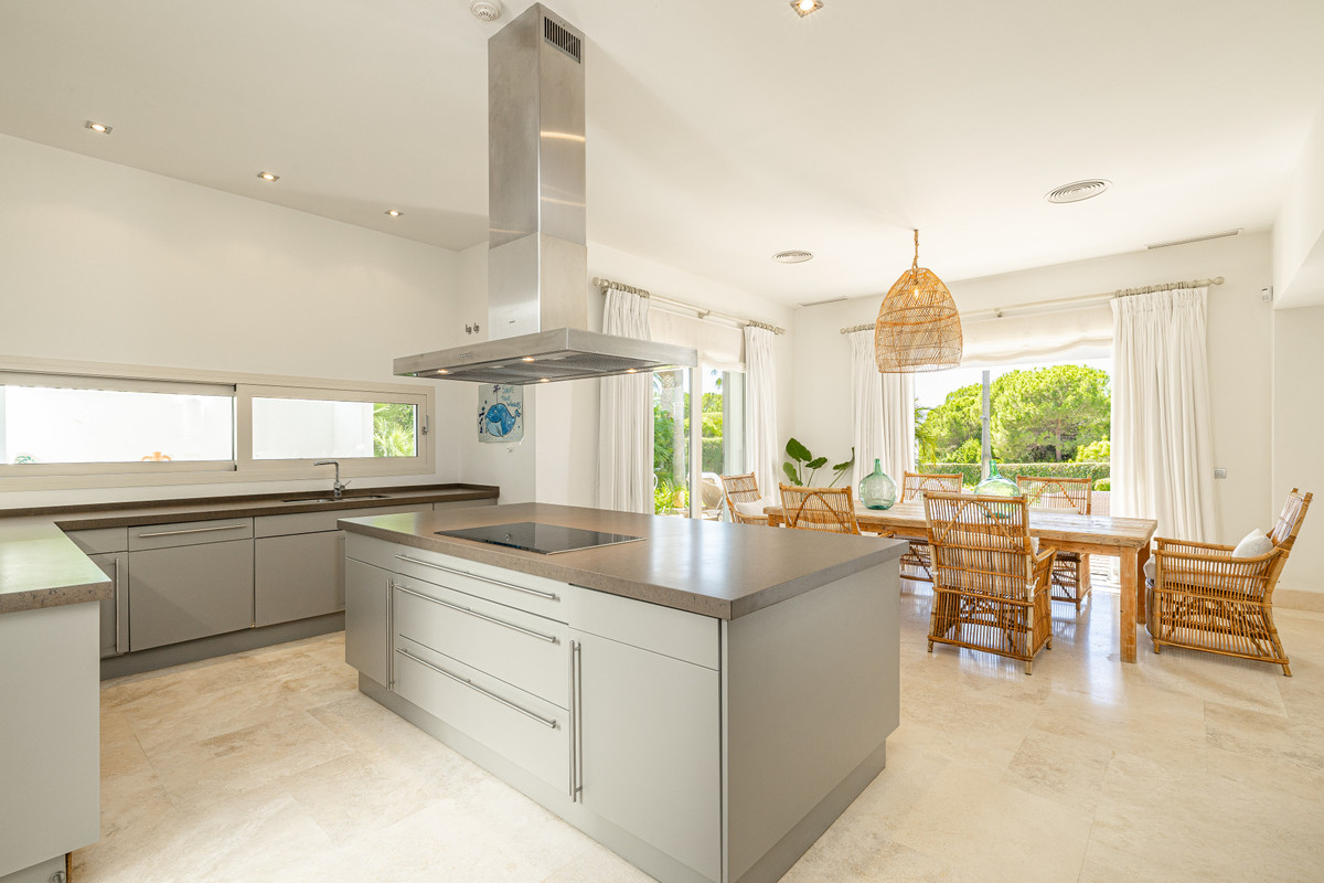 Te koop Vrijstaande Villa Costa Del Sol Casares € 4.550.000,-