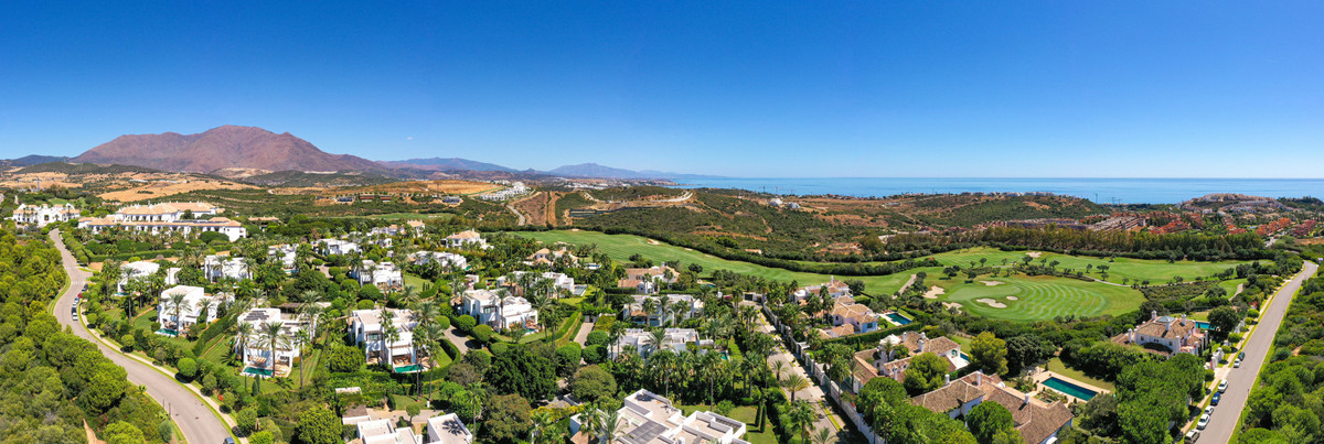 Te koop Vrijstaande Villa Costa Del Sol Casares € 4.550.000,-