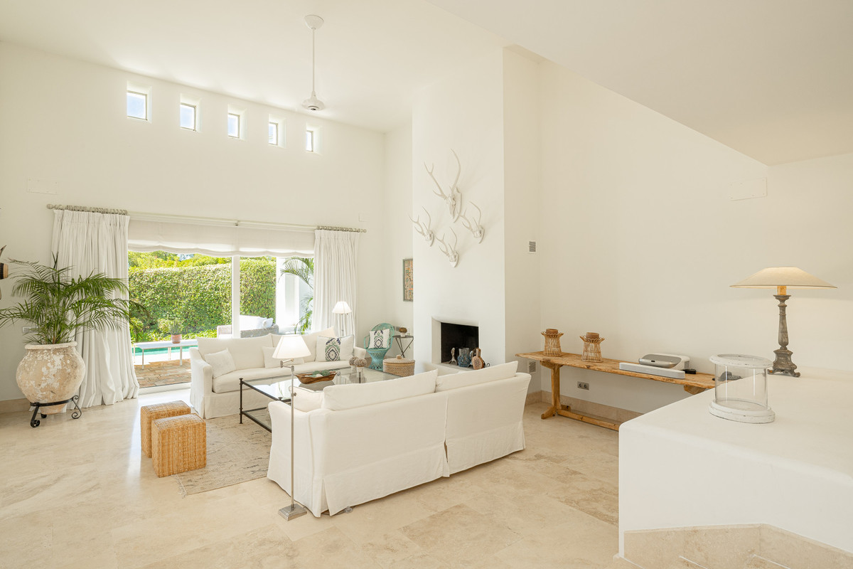 Te koop Vrijstaande Villa Costa Del Sol Casares € 4.550.000,-