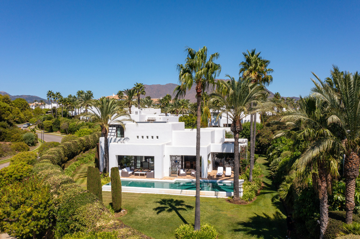 Te koop Vrijstaande Villa Costa Del Sol Casares € 4.550.000,-