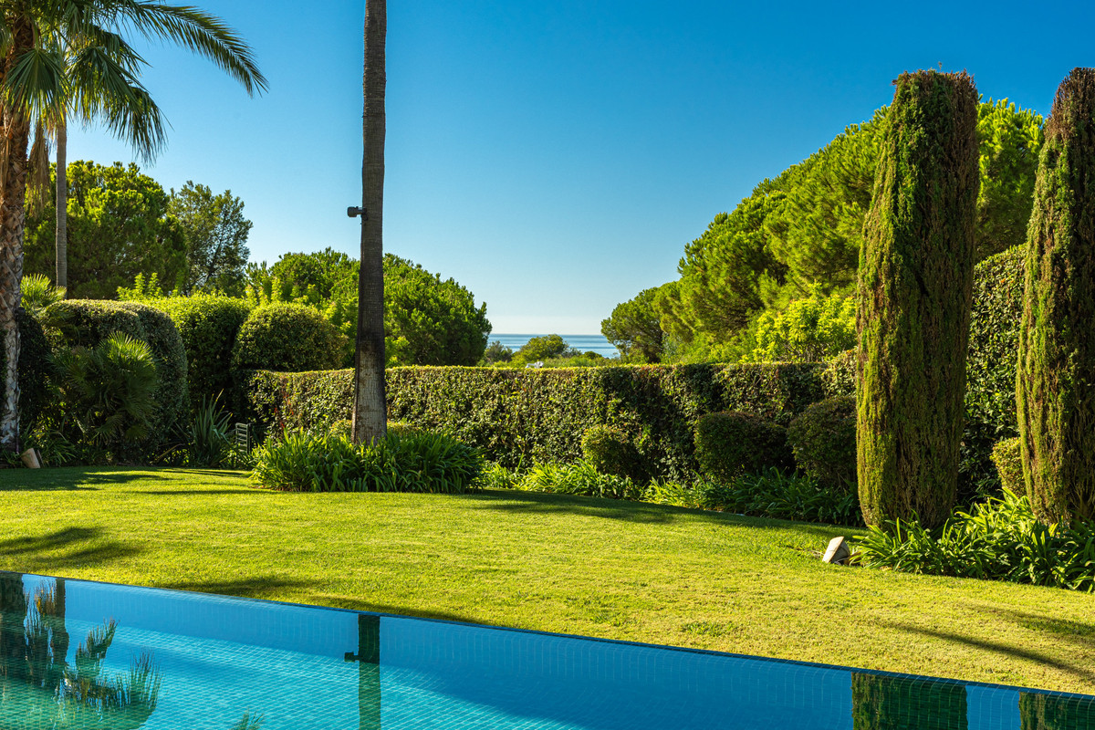 Te koop Vrijstaande Villa Costa Del Sol Casares € 4.550.000,-