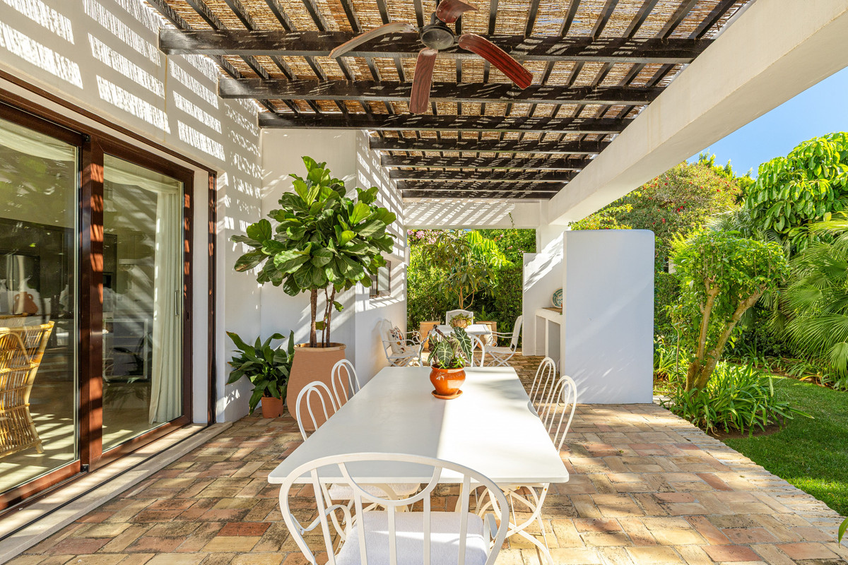 Te koop Vrijstaande Villa Costa Del Sol Casares € 4.550.000,-