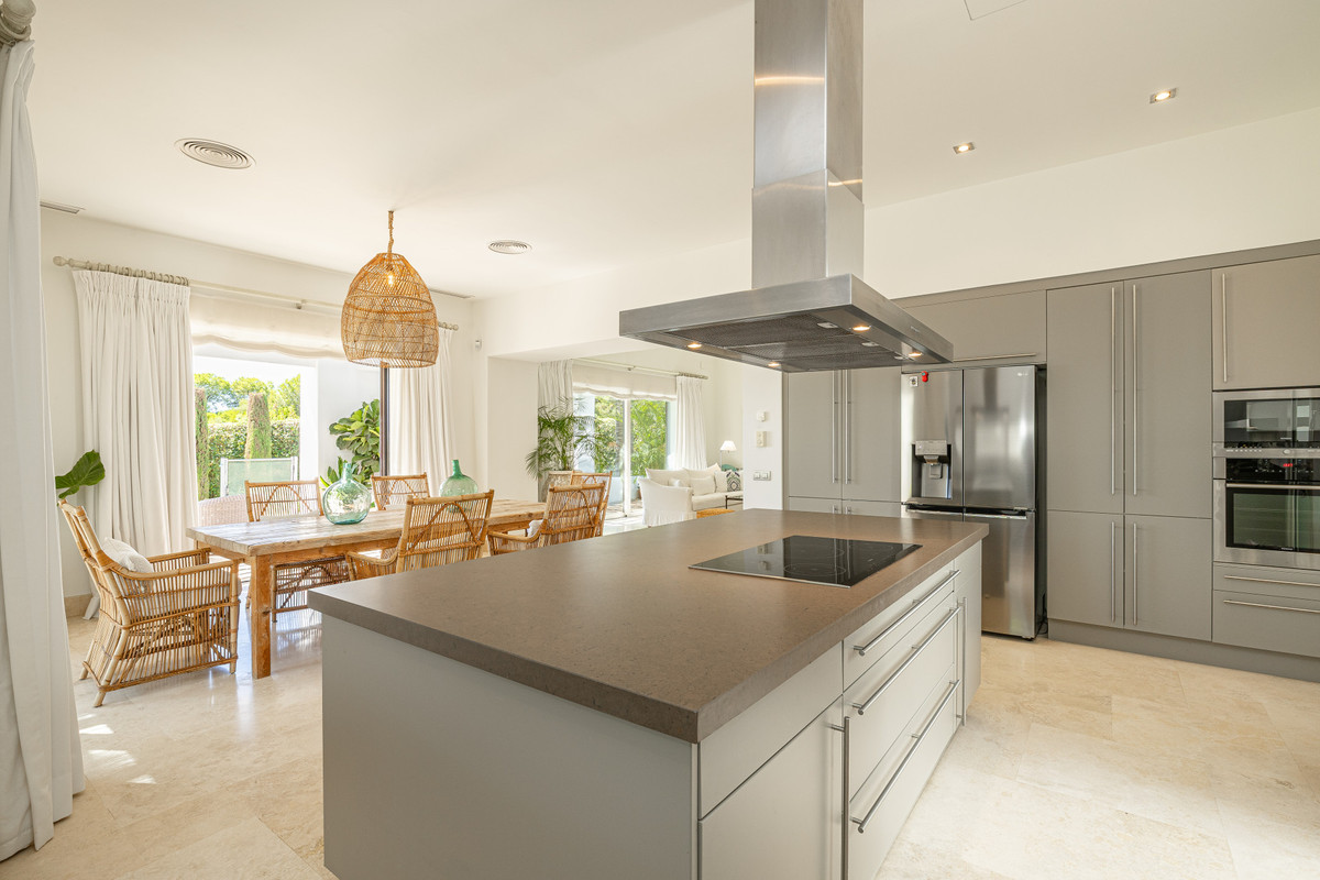 Te koop Vrijstaande Villa Costa Del Sol Casares € 4.550.000,-