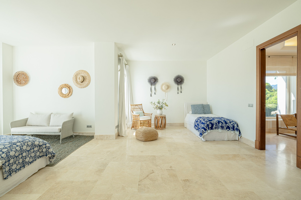 Te koop Vrijstaande Villa Costa Del Sol Casares € 4.550.000,-