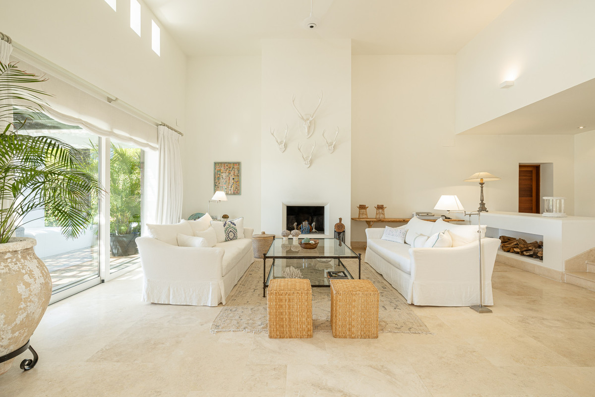 Te koop Vrijstaande Villa Costa Del Sol Casares € 4.550.000,-