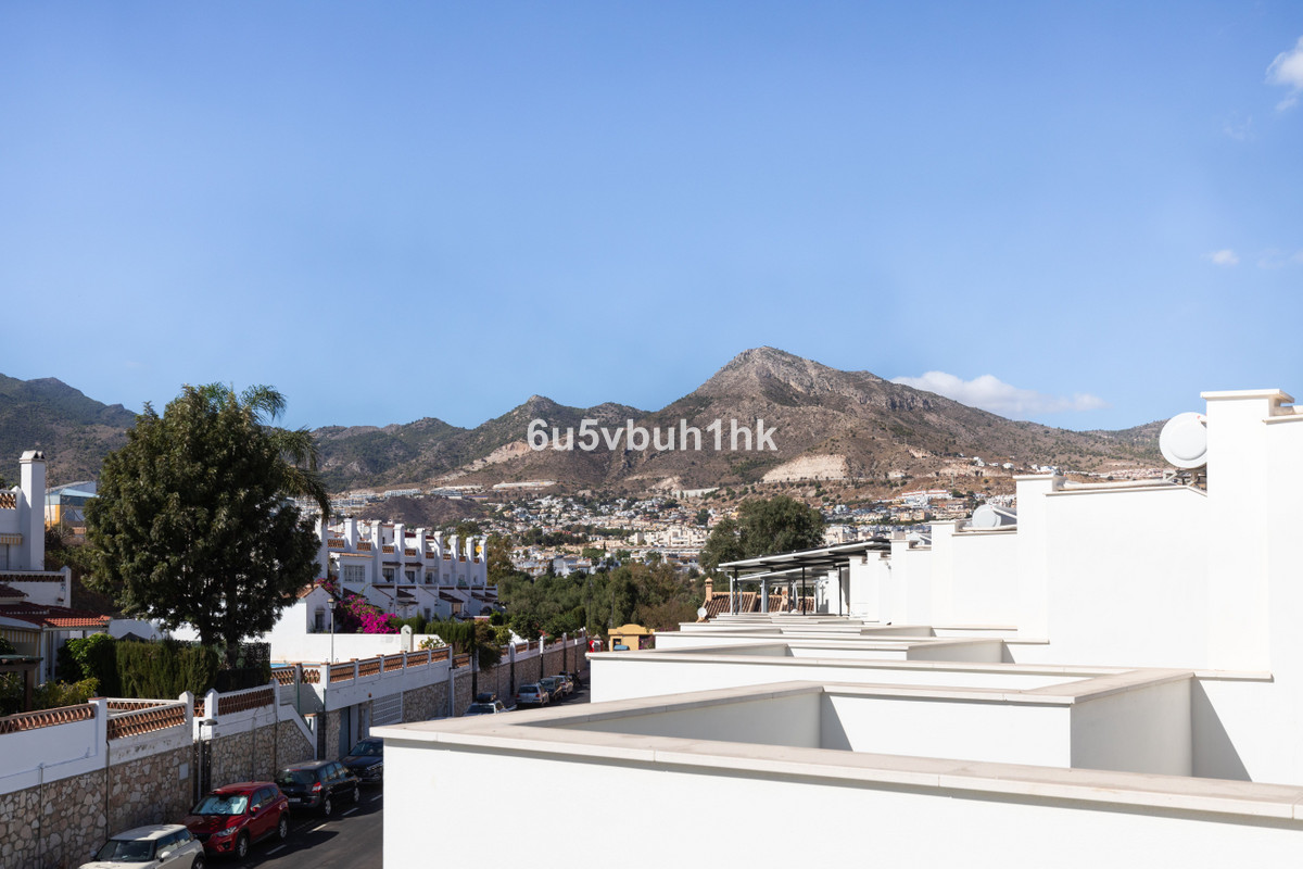 Te koop Herenhuis Costa Del Sol Benalmadena Costa € 650.000,-