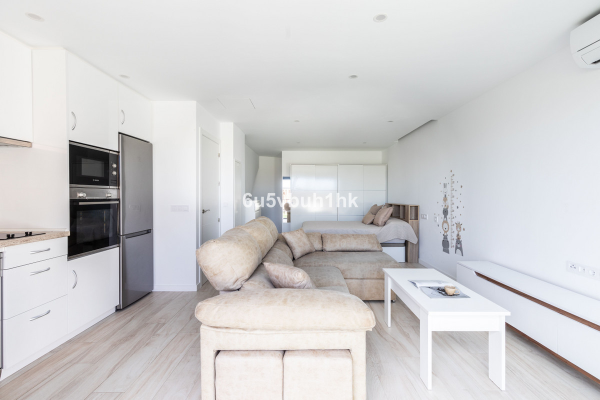 Te koop Herenhuis Costa Del Sol Benalmadena Costa € 650.000,-