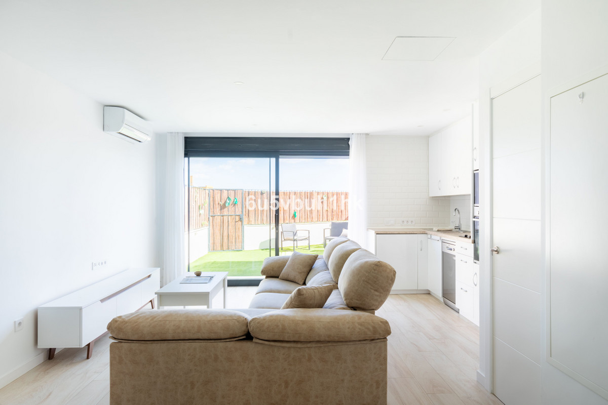 Te koop Herenhuis Costa Del Sol Benalmadena Costa € 650.000,-