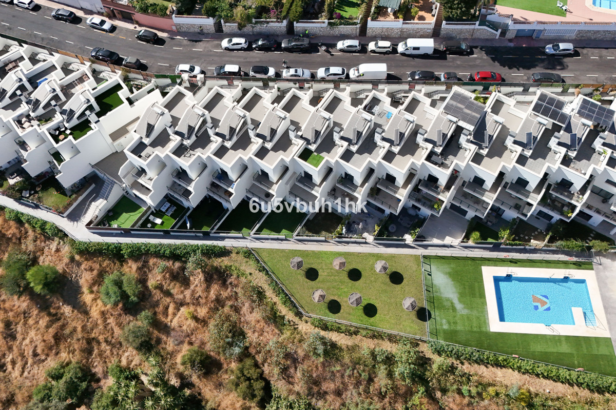 Te koop Herenhuis Costa Del Sol Benalmadena Costa € 650.000,-