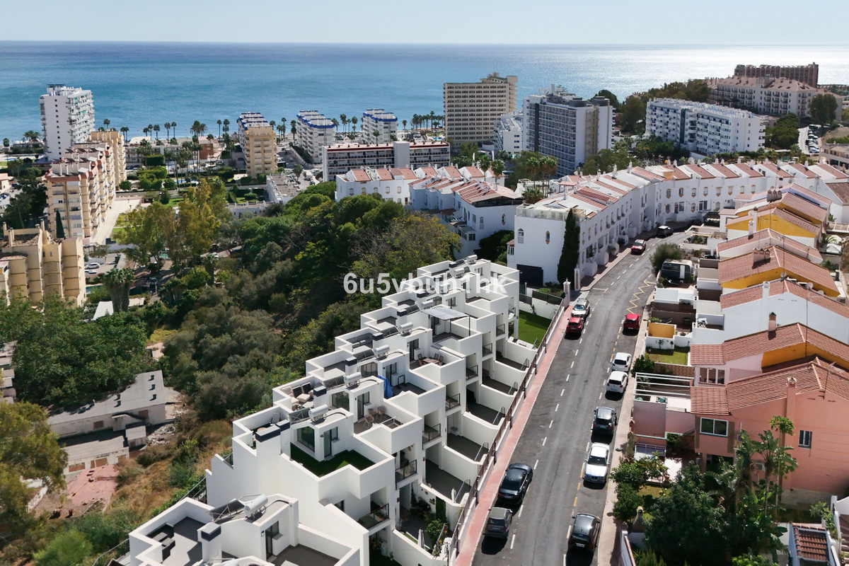 Te koop Herenhuis Costa Del Sol Benalmadena Costa € 650.000,-