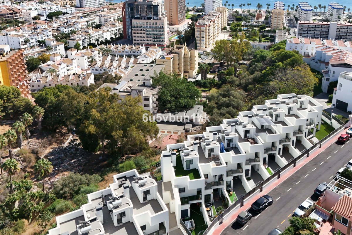 Te koop Herenhuis Costa Del Sol Benalmadena Costa € 650.000,-