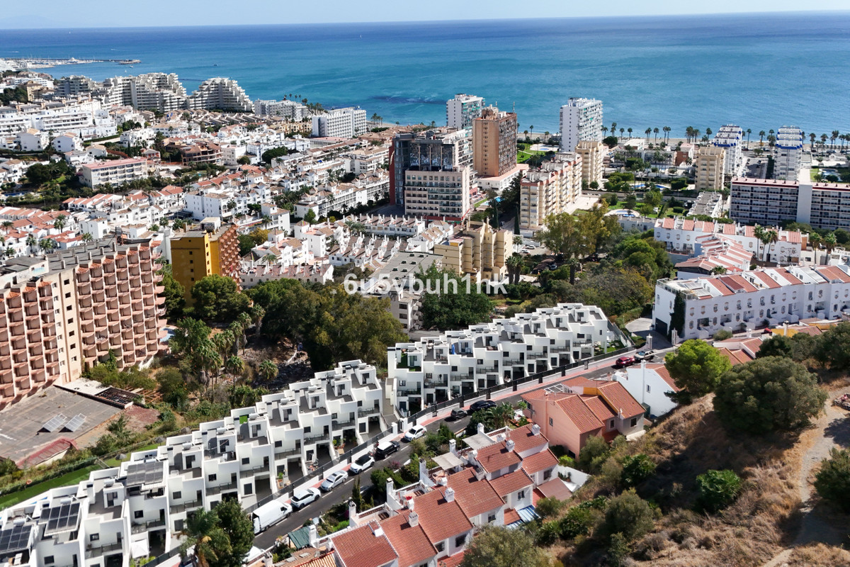 Te koop Herenhuis Costa Del Sol Benalmadena Costa € 650.000,-