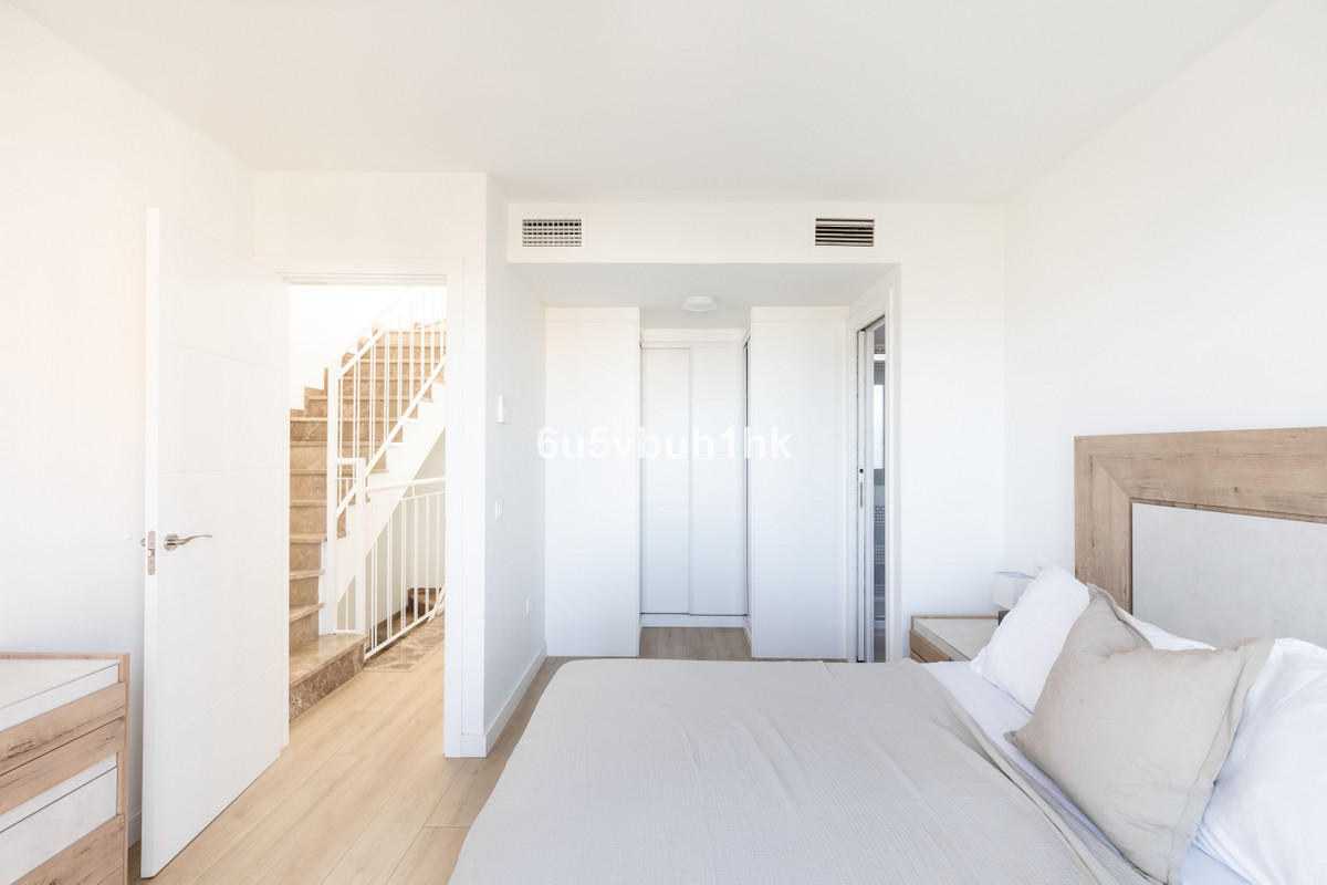 Te koop Herenhuis Costa Del Sol Benalmadena Costa € 650.000,-