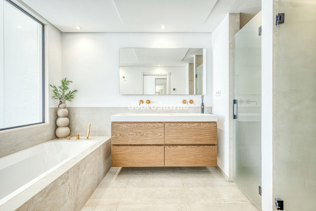 Te koop Middle Floor Apartment Costa Del Sol Marbella € 1.750.000,-