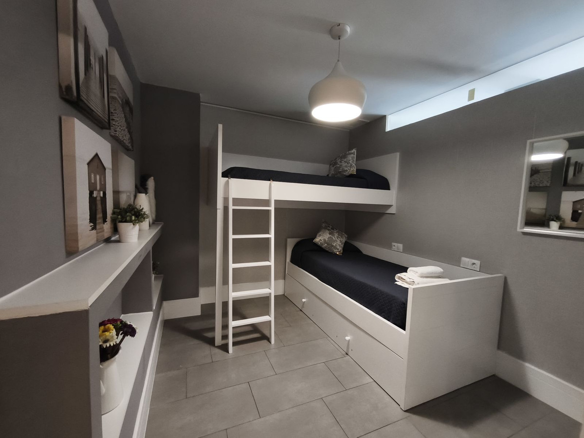 Te koop Middle Floor Apartment Costa Del Sol Puerto Banús € 645.000,-