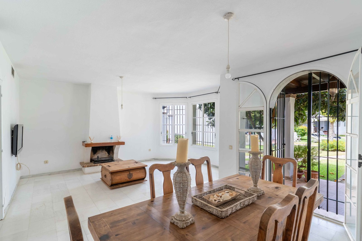 Te koop Herenhuis Costa Del Sol Nueva Andalucía € 519.000,-