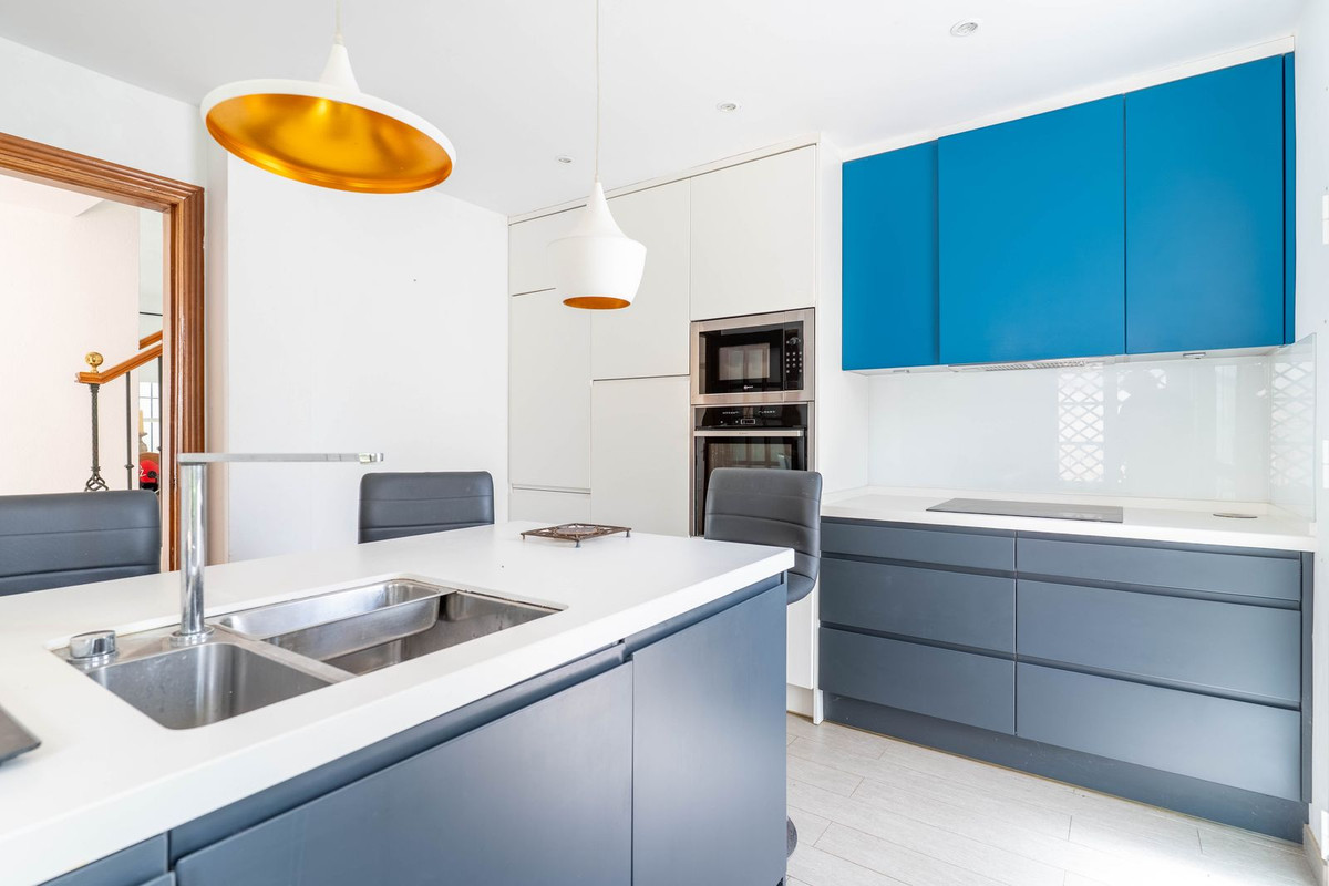 Te koop Herenhuis Costa Del Sol Nueva Andalucía € 519.000,-