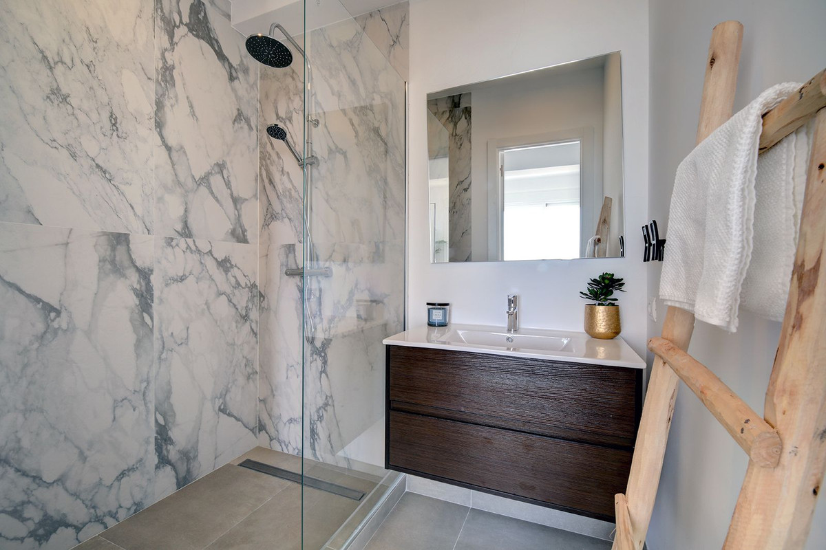 Te koop Middle Floor Apartment Costa Del Sol Estepona € 925.000,-