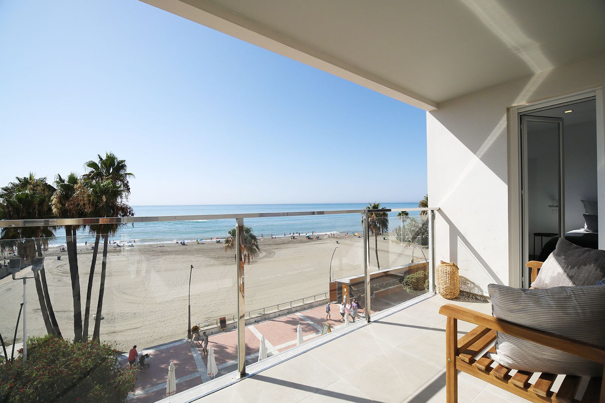 Te koop Middle Floor Apartment Costa Del Sol Estepona € 925.000,-