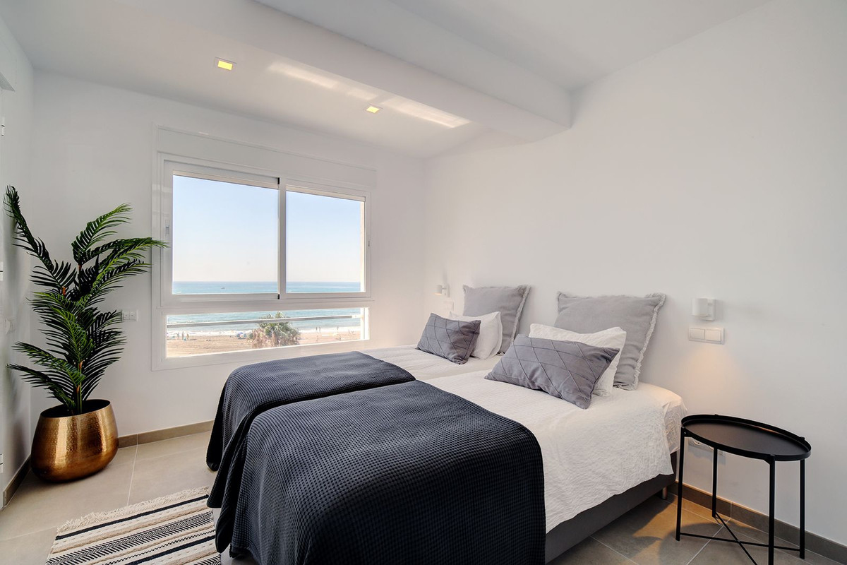 Te koop Middle Floor Apartment Costa Del Sol Estepona € 925.000,-