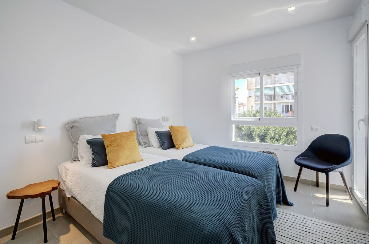 Te koop Middle Floor Apartment Costa Del Sol Estepona € 925.000,-