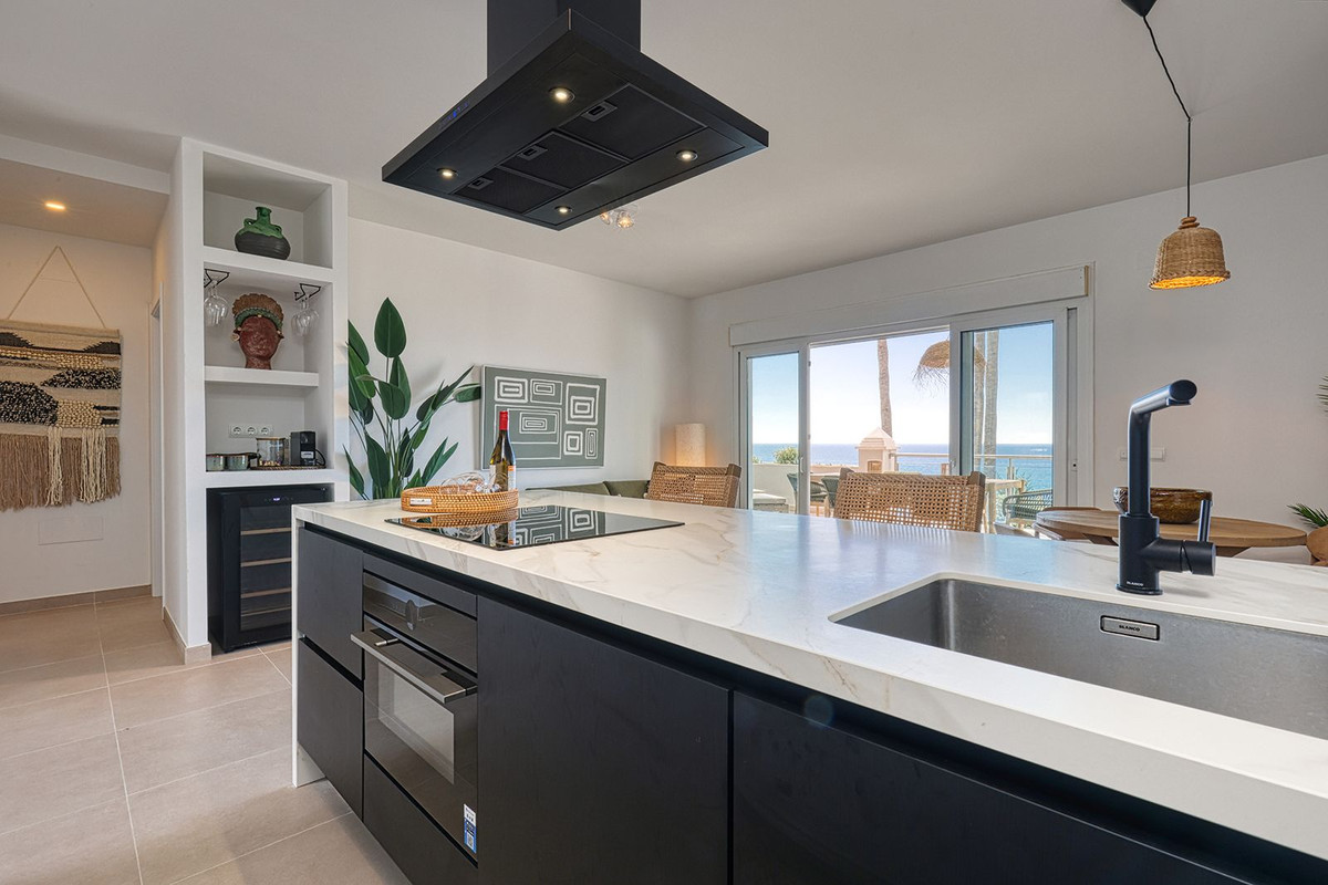 Te koop Middle Floor Apartment Costa Del Sol Estepona € 1.250.000,-