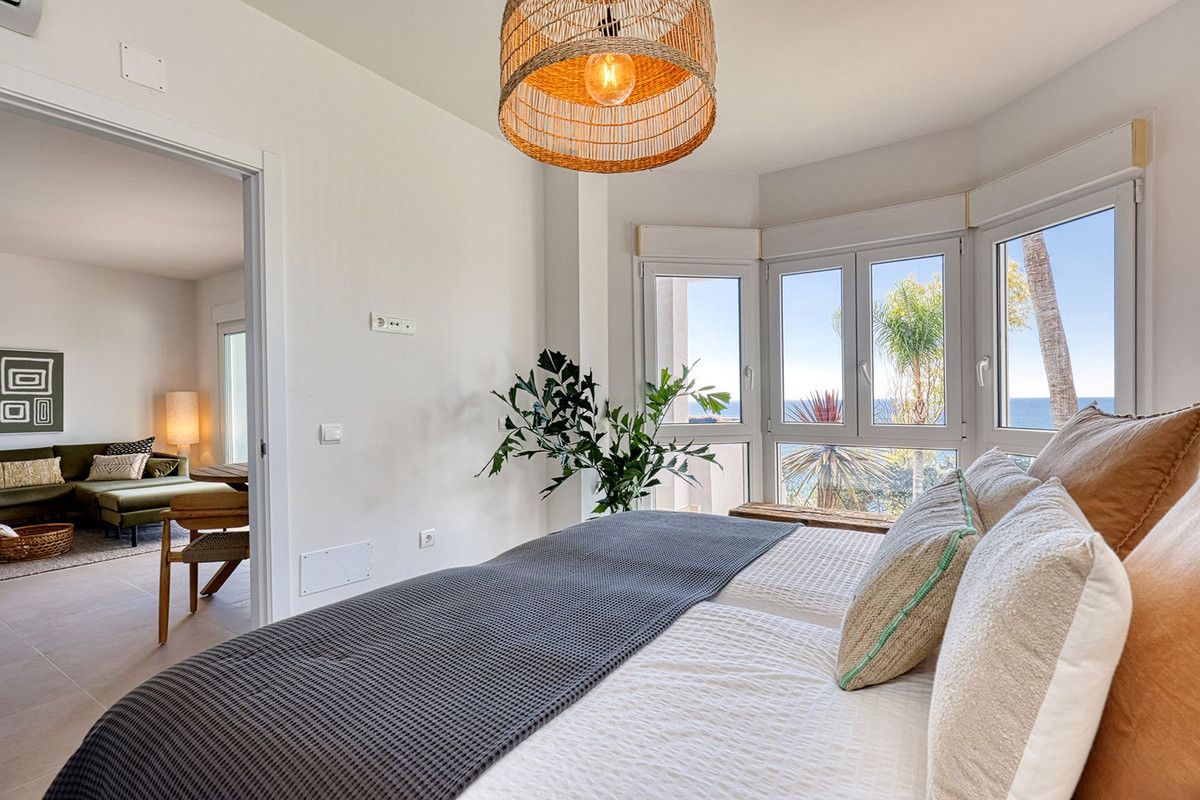 Te koop Middle Floor Apartment Costa Del Sol Estepona € 1.250.000,-