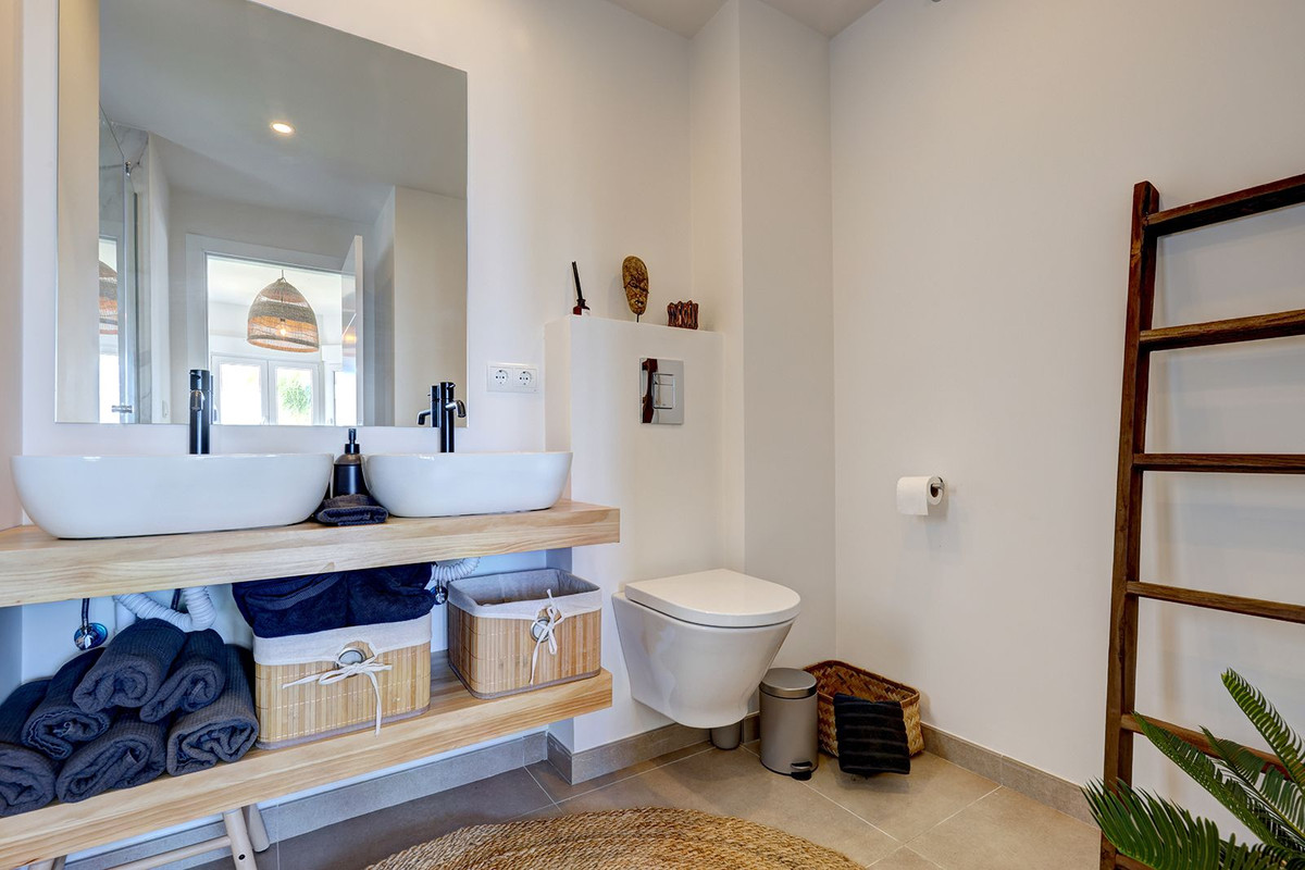 Te koop Middle Floor Apartment Costa Del Sol Estepona € 1.250.000,-