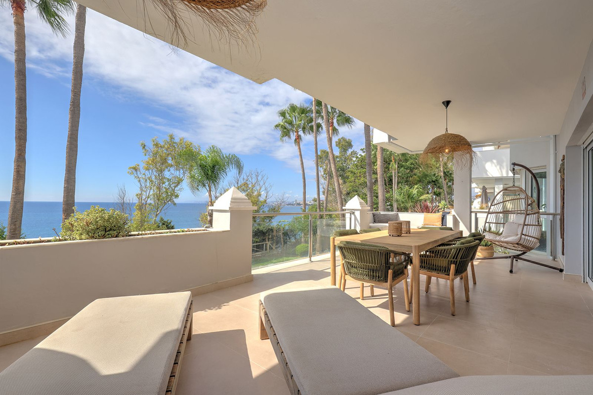 Te koop Middle Floor Apartment Costa Del Sol Estepona € 1.250.000,-