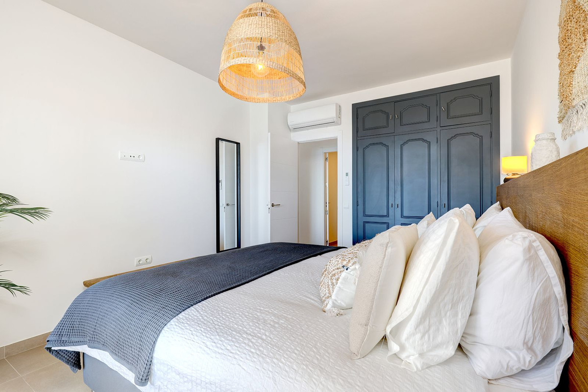 Te koop Middle Floor Apartment Costa Del Sol Estepona € 1.250.000,-