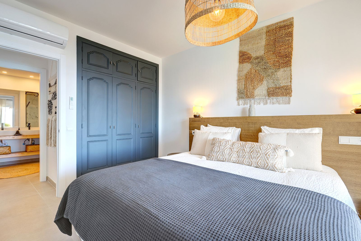 Te koop Middle Floor Apartment Costa Del Sol Estepona € 1.250.000,-