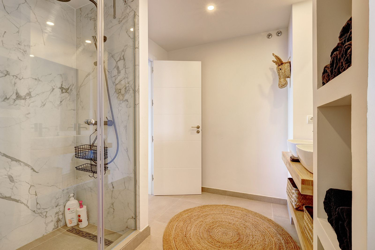 Te koop Middle Floor Apartment Costa Del Sol Estepona € 1.250.000,-