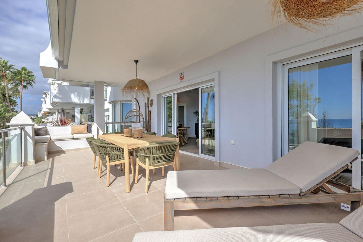 Te koop Middle Floor Apartment Costa Del Sol Estepona € 1.250.000,-