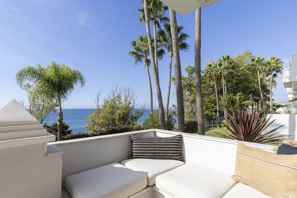 Te koop Middle Floor Apartment Costa Del Sol Estepona € 1.250.000,-