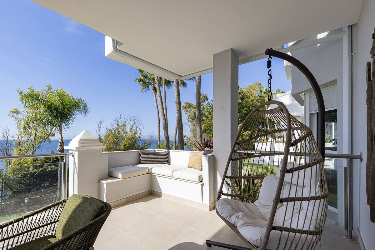 Te koop Middle Floor Apartment Costa Del Sol Estepona € 1.250.000,-